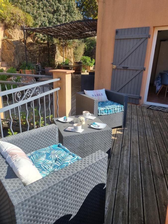 Coustelline Lägenhet Le Lavandou Exteriör bild
